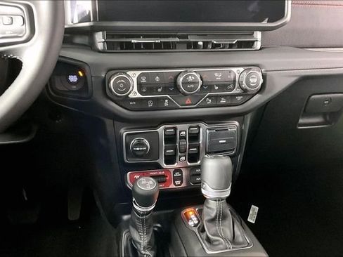 New 2026 Jeep Wrangler Unlimited Rubicon AWD/4WD image 7
