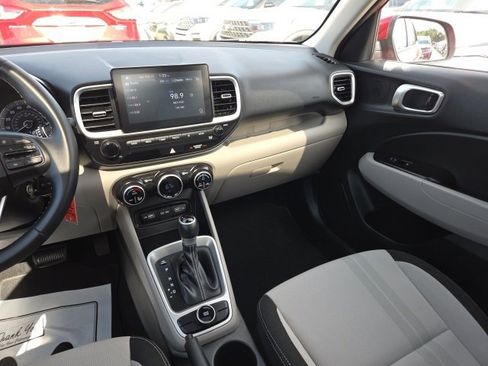 Used 2022 Hyundai Venue SEL w/ Cargo Package image 23