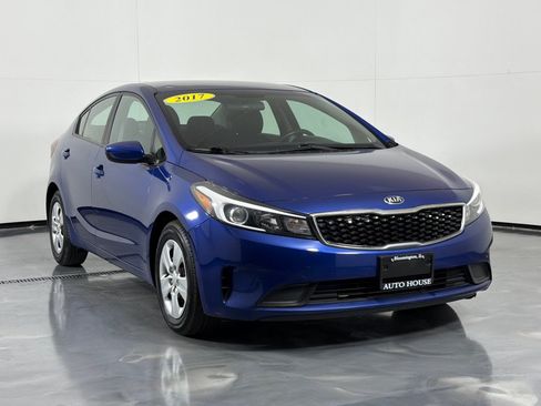Used 2017 Kia Forte LX FWD image 3