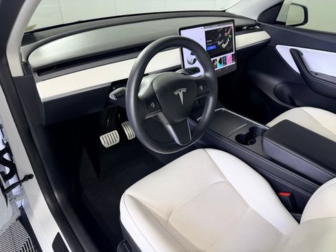 Used 2022 Tesla Model Y Performance AWD/4WD image 34