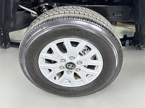 Certified 2025 Toyota Tacoma SR image 28