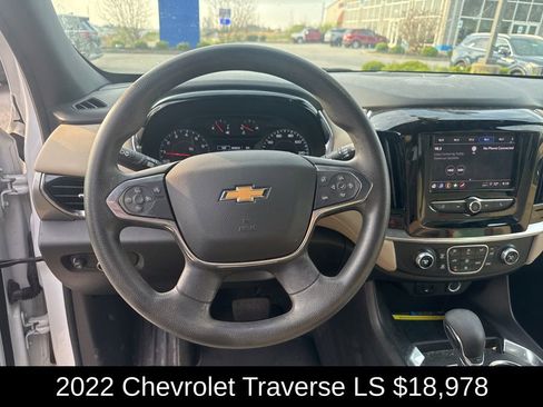 Used 2022 Chevrolet Traverse LS image 10