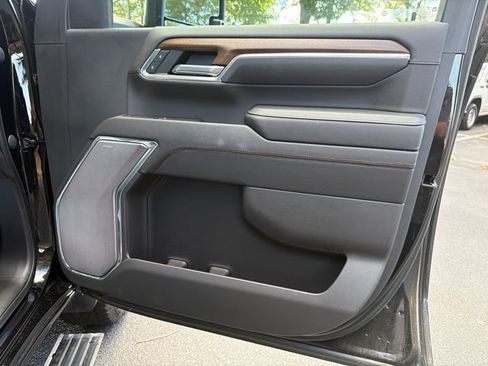 Used 2024 Chevrolet Silverado 2500 High Country w/ High Country Premium Package AWD/4WD image 14