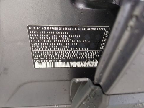 Used 2025 Volkswagen Taos SEL AWD/4WD image 41