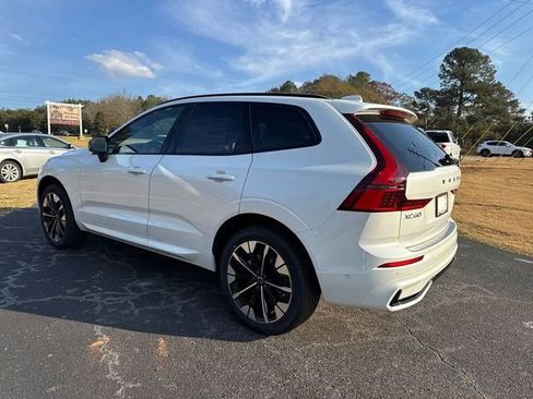 Used 2026 Volvo XC60 B5 Plus w/ Protection Package Premier image 4