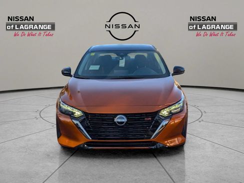 Certified 2025 Nissan Sentra SR FWD image 2