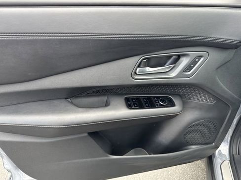 Certified 2024 Nissan Ariya AWD image 8