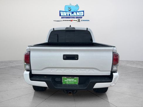 Used 2020 Toyota Tacoma TRD Sport AWD/4WD image 4