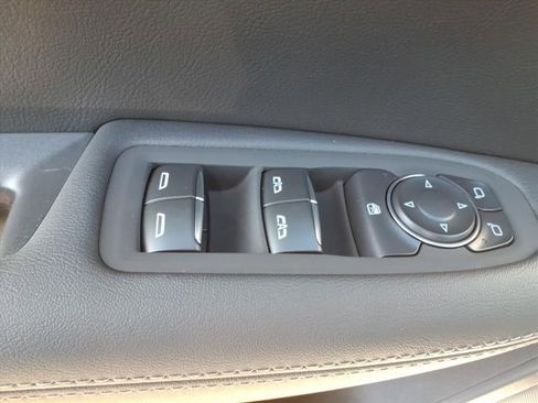 New 2026 Cadillac XT5 Luxury image 11