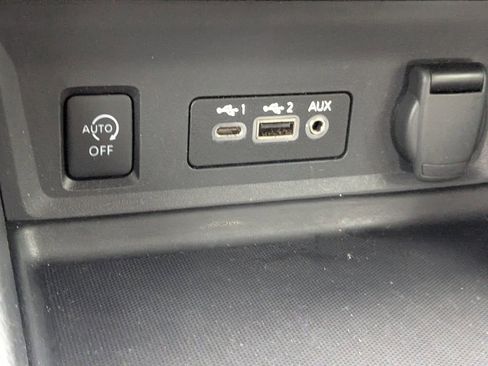Used 2024 Nissan Sentra SV FWD image 20