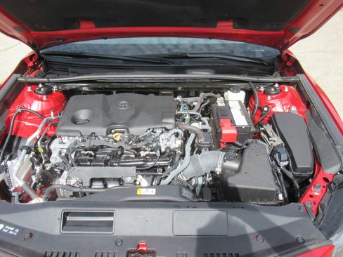 Used 2022 Toyota Camry SE image 13