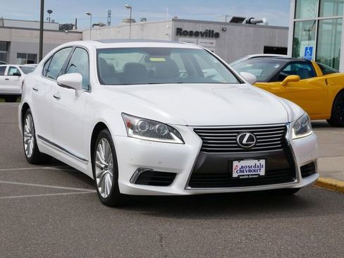 Used 2013 Lexus LS 460 AWD w/ Comfort Pkg image 24