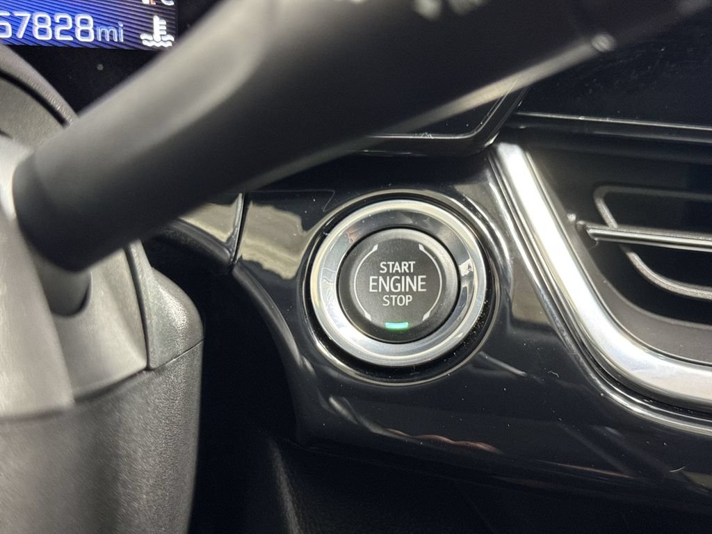 Used 2024 Chevrolet Trax ACTIV w/ Sunroof Package FWD image 17