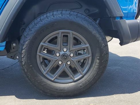 Used 2025 Jeep Wrangler Unlimited Sport AWD/4WD image 6