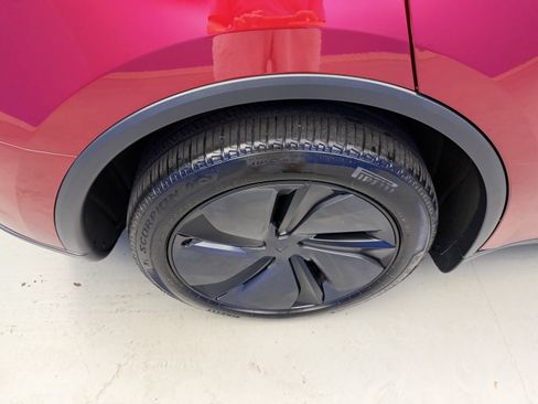Used 2026 Tesla Model Y 2WD image 8