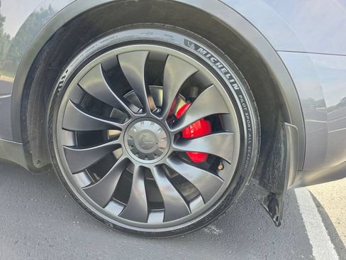 Used 2022 Tesla Model Y Performance AWD/4WD image 9