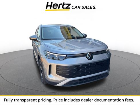 Used 2026 Volkswagen Tiguan SE AWD/4WD image 1