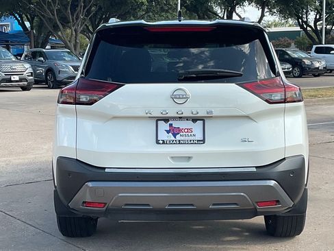 Used 2023 Nissan Rogue SL FWD image 5