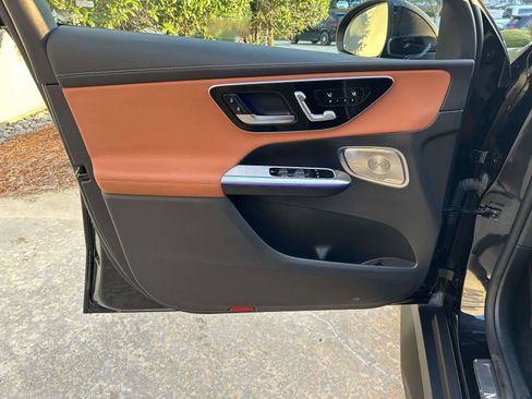 Certified 2025 Mercedes-Benz GLC 300 4MATIC image 18