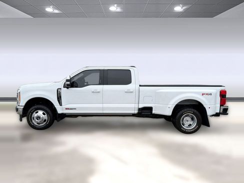 Used 2023 Ford F350 Lariat w/ Lariat Ultimate Package AWD/4WD image 2