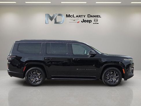 New 2026 Jeep Grand Wagoneer Limited w/ Convenience Group I AWD/4WD image 6