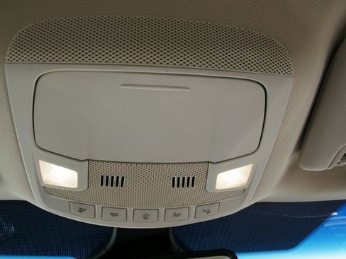 Used 2019 Ford Edge Titanium image 21