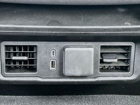Used 2025 Chevrolet Silverado 1500 LT AWD/4WD image 20