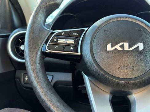 Used 2023 Kia Forte LXS w/ LXS Technology Package image 29