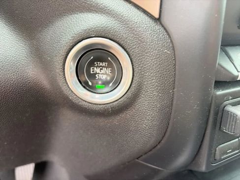 Used 2019 Chevrolet Silverado 1500 High Country w/ Technology Package AWD/4WD image 28