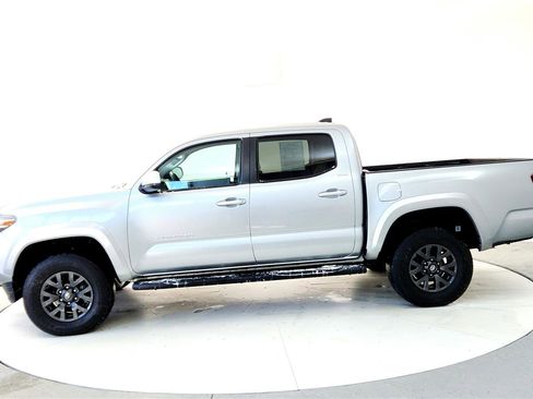 Certified 2023 Toyota Tacoma SR5 image 3