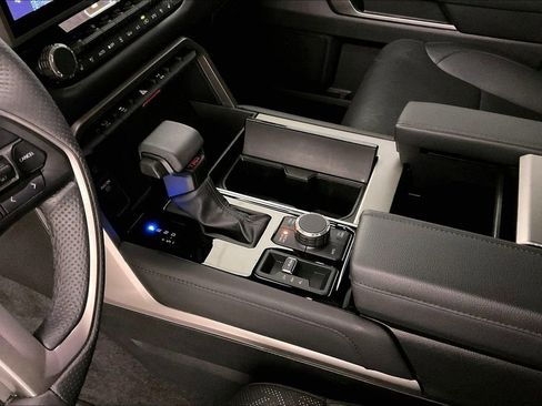 Used 2025 Toyota Sequoia Limited w/ TRD Off-Road Package image 17