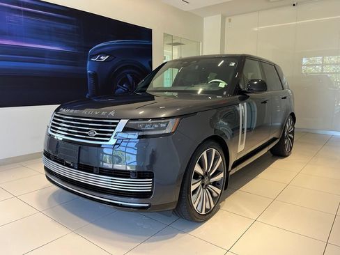 Used 2024 Land Rover Range Rover SV AWD/4WD image 1