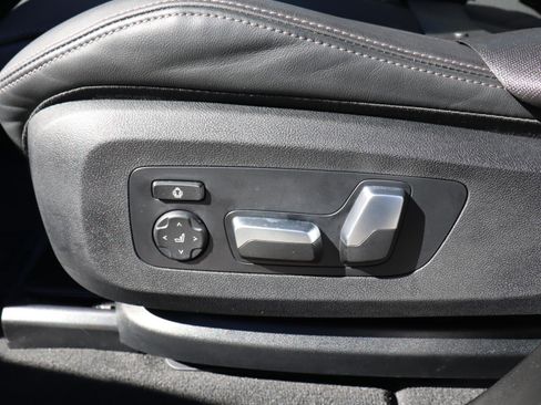 Used 2025 BMW X5 xDrive50e w/ Parking Assistance Package image 18