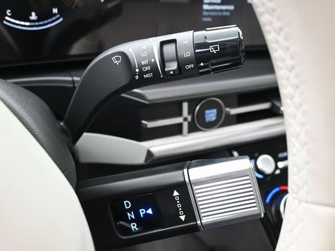 Used 2024 Hyundai Santa Fe SEL image 17