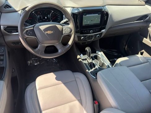 Used 2019 Chevrolet Traverse LT w/ LT Premium Package AWD/4WD image 11