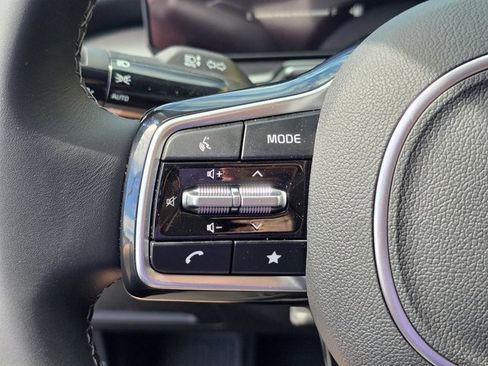Used 2025 Kia Sorento S image 31