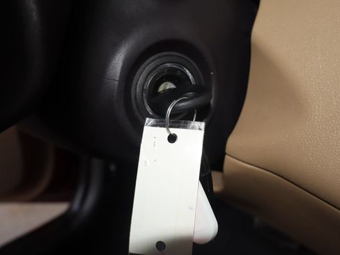 Used 2013 Hyundai Elantra GLS w/ Preferred Pkg FWD image 22