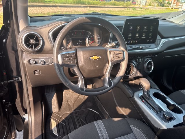 Used 2024 Chevrolet Blazer LT w/ Convenience Package FWD image 14