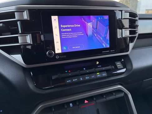 Used 2022 Toyota Tundra SR5 w/ SR5 Convenience Package image 12