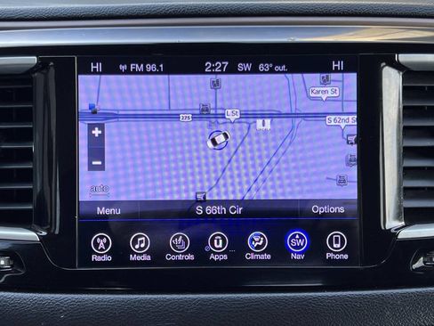 Used 2017 Chrysler Pacifica Touring-L image 34