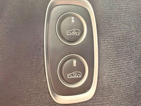 Used 2021 Aston Martin DBX image 39