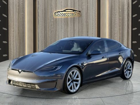 Used 2021 Tesla Model S Plaid image 3