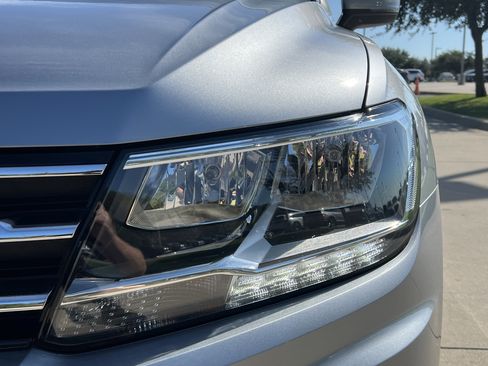 Certified 2020 Volkswagen Tiguan SEL image 6