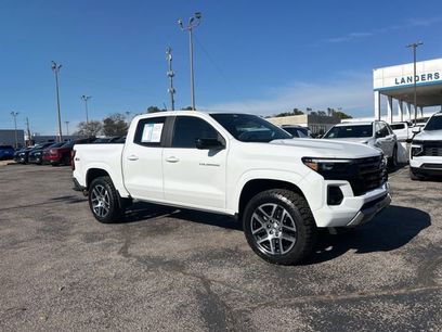 Used 2024 Chevrolet Colorado Z71 w/ Z71 Convenience Package 2