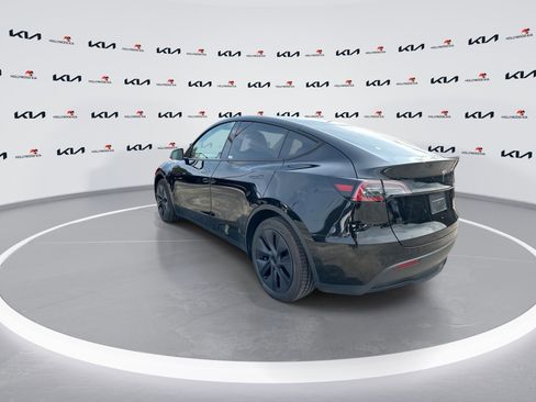Used 2024 Tesla Model Y Long Range AWD/4WD image 6