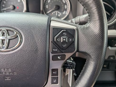 Used 2018 Toyota Tacoma SR5 RWD image 20