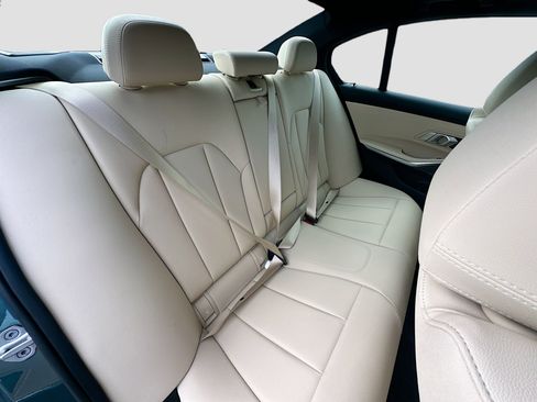 Used 2021 BMW 330i Sedan w/ Premium Package image 31