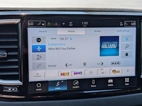 Used 2025 Chrysler Pacifica Select FWD image 22