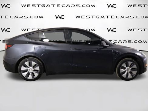 Used 2024 Tesla Model Y Long Range RWD image 44