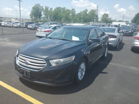 Used 2015 Ford Taurus SE FWD image 3